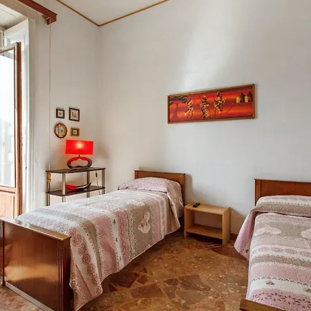 Apartment Spacious In With Mountain View.