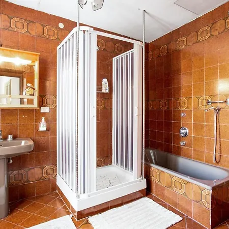 Spacious In With Mountain View. Cava De' Tirreni