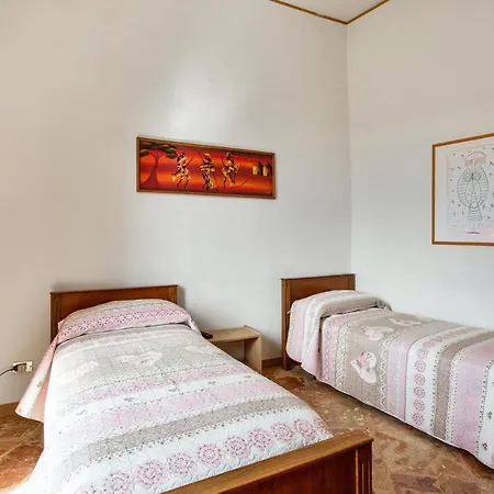 Apartment Spacious In With Mountain View. *