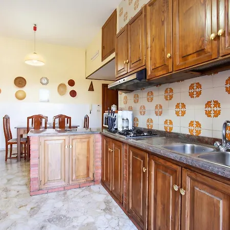 Spacious In With Mountain View. Apartment Cava De' Tirreni