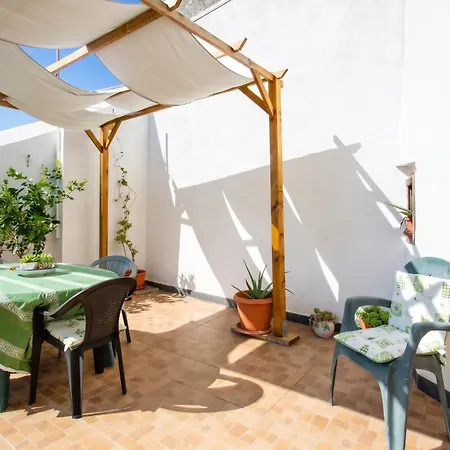 Apartment Spacious In With Mountain View. Cava De' Tirreni