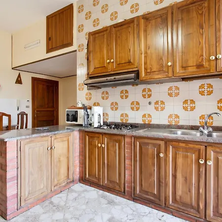 Spacious In With Mountain View. Cava De' Tirreni